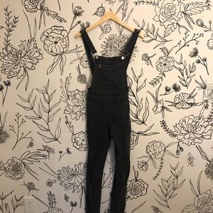✨ NWOT Black Skinny Jean Overalls